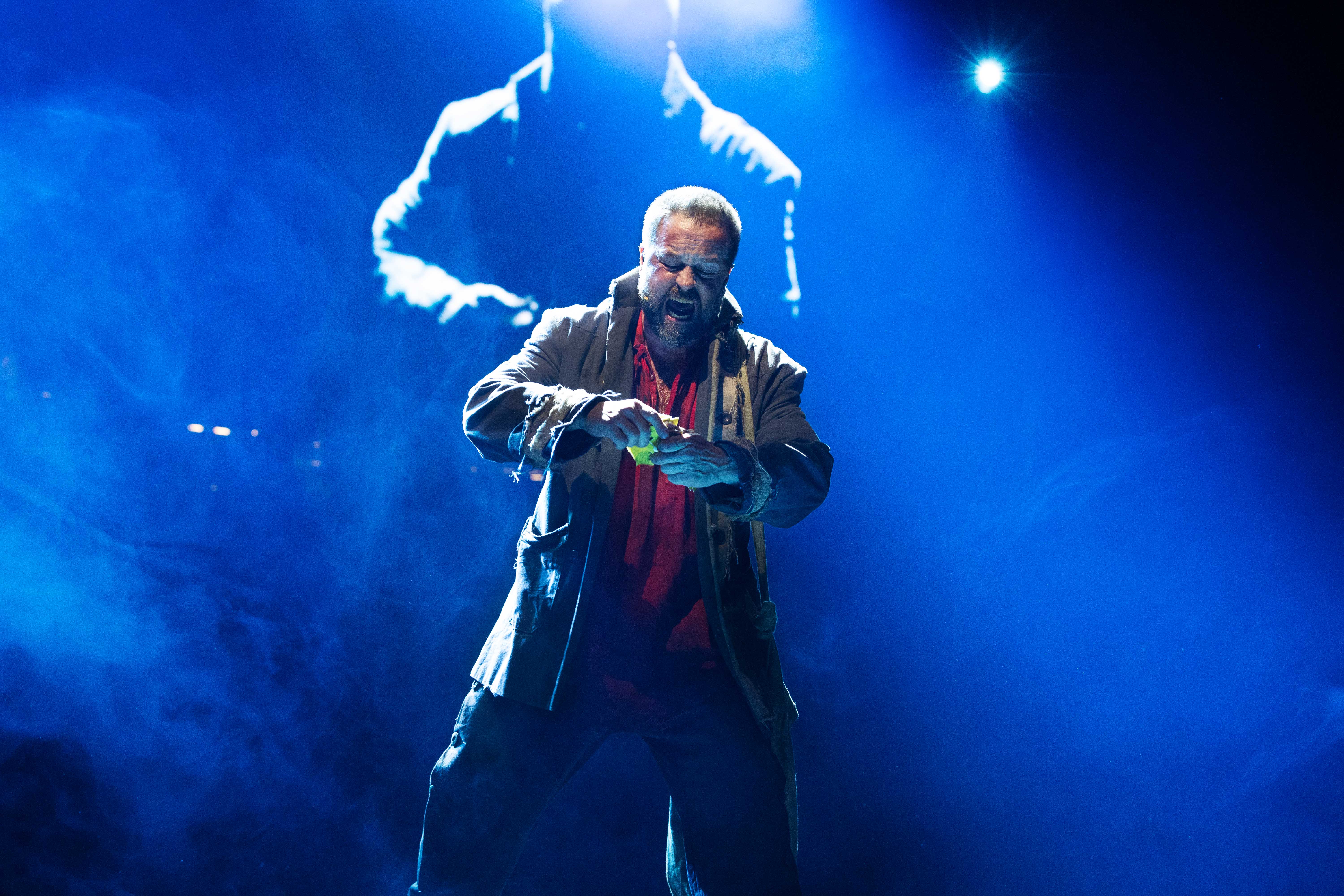 First Look: Images Of Les Miserables Arena Tour Released